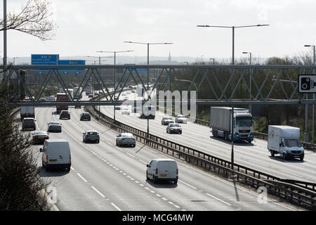 Autostrada M6 dal B4118 cavalcavia in prossimità di acqua Orton, Warwickshire, Regno Unito Foto Stock