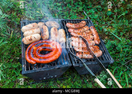 Mini picnic grill, ideale per viaggiatori con zaino in spalla, Quito Ecuador Foto Stock