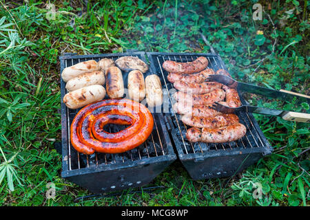 Mini picnic grill, ideale per viaggiatori con zaino in spalla, Quito Ecuador Foto Stock