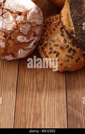 Il pane e i panini al giorno d'oggi si verificano in molti tipi e forme non solo in Polonia ma in tutto il mondo. Foto Stock