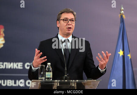 A Belgrado, in Serbia. Xvi Apr, 2018. 16 aprile 2018, Serbia, Belgrado: Aleksandar Vucic, Presidente della Repubblica di Serbia, dando una conferenza stampa con Winfried Kretschmann (Alleanza 90/verdi, non raffigurata), Premier Baden-Wuerttemberg- Credit: Dragan Stankovic/dpa/Alamy Live News Foto Stock