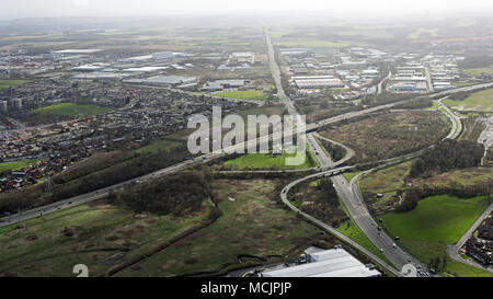 Vista aerea guardando ad est del grande Knowsley Industrial Park a Kirby, Liverpool Foto Stock