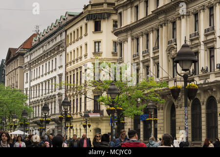 Edifici sulla via Knez Mihailova strada pedonale di Belgrado (Serbia). Foto Stock