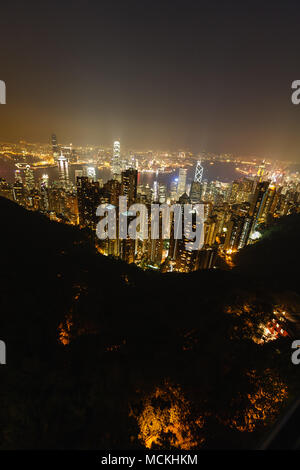 Hong Kong skyline della città di notte da Victoria Peak Foto Stock