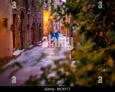 Ape nel comune di Pitigliano in Toscana, Italia Foto Stock