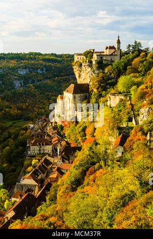 Rocamadour e la valle del fiume Alzou, Lot, Francia Foto Stock