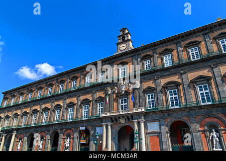 Il Barocco Palazzo Reale - Museo Palazzo Reale in Piazza del Plebiscito a Napoli, Italia Foto Stock