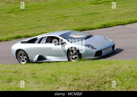 Argento Lamborghini Murcielago supercar hypercar guida veloce. Foto Stock