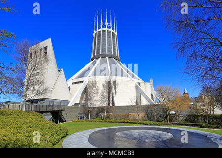 Liverpool Metropolitan Cathedral, ufficialmente conosciuta come la Cattedrale Metropolitana di Cristo Re, Liverpool, Merseyside, Inghilterra, Regno Unito. Foto Stock