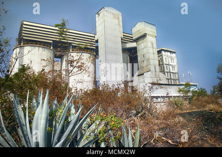 Granaio di India, nello stato del Kerala. Aumento della produzione di grano, elevatore della granella, silo di grano Foto Stock