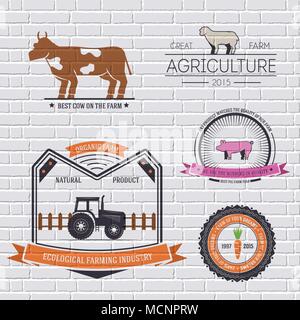 Agriturismo il modello di etichetta di elemento emblema per il tuo prodotto o il tuo design, web e applicazioni per dispositivi mobili con il testo. Illustrazione vettoriale con linee sottili isolato icone sul simbolo del timbro. Illustrazione Vettoriale