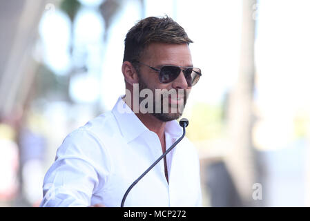 Hollywood, CALIFORNIA, Stati Uniti. 16 aprile 2018. 16 aprile 2018 - Hollywood, California - Ricky Martin. Eva Longoria è stata premiata con la stella sulla Hollywood Walk of Fame. Credito fotografico: F. Sadou/AdMedia Foto Stock