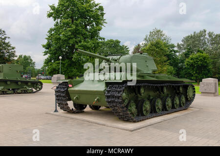 KIROVSK, Russia - 13 settembre 2015: serbatoio pesante KV-1S. Esposizione del complesso memoriale "breccia dell assedio di Leningrado'. Si trova a 40 kilome Foto Stock