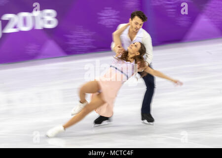 Motion Blur azione di Kavita Lorenz/Joti Polizoakis (GER) nel pattinaggio di figura - danza su ghiaccio gratuita presso i Giochi Olimpici Invernali PyeongChang 2018 Foto Stock