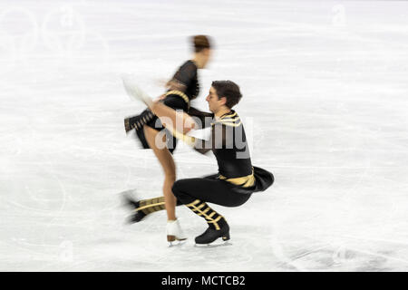 Motion Blur azione di Alisa Agafonova/Alper Ucar (TUR) nel pattinaggio di figura - danza su ghiaccio gratuita presso i Giochi Olimpici Invernali PyeongChang 2018 Foto Stock