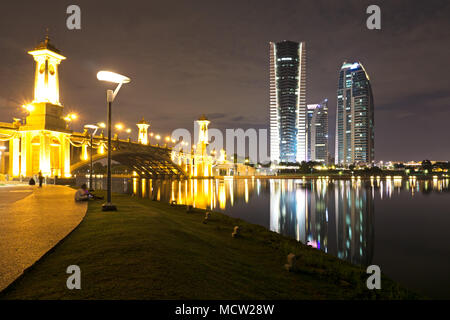 Putrajaya vista notturna, territorio federale della Malaysia. Foto Stock