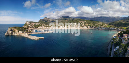 Bay, porto naturale, Port de Sóller, Serra de Tramuntana, Maiorca, isole Baleari, Spagna Foto Stock