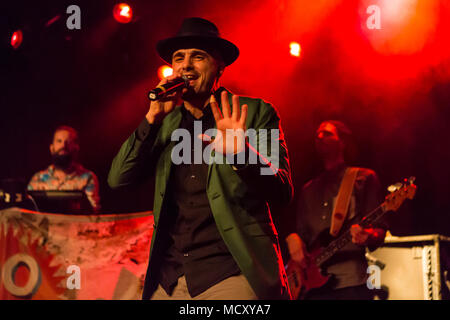 La Svizzera e il reggae cantante ragas Dodo live in Schüür Lucerna, Svizzera Foto Stock