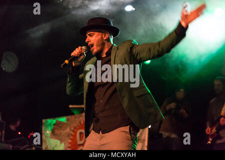 La Svizzera e il reggae cantante ragas Dodo live in Schüür Lucerna, Svizzera Foto Stock