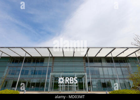 Ufficio centrale della Royal Bank of Scotland Group per le carte di credito a Southend on Sea, Essex. Logo del marchio RBS, ingresso dell'edificio Foto Stock