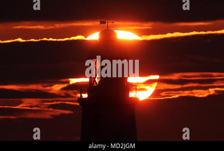 Sunrise a St Mary's Faro a Whitley Bay, Northumberland. Foto Stock