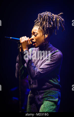 Poco Simz effettuando al cittadino globale evento live tenutosi presso il 02 Brixton Academy di Londra Foto Stock