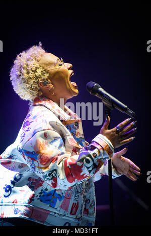 Emeli Sande effettuando al cittadino globale evento live tenutosi presso il 02 Brixton Academy di Londra Foto Stock