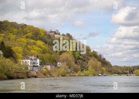 Una giornata di sole sul Reno vicino a Koenigswinter, Germania Foto Stock