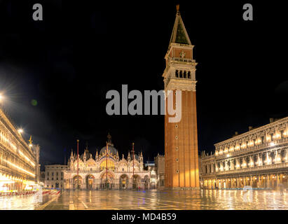 Bellissima piazza San Marco durante la notte, Venezia Italia. Foto Stock
