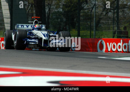 22 aprile 2005, il Gran Premio di San Marino di Formula Uno. Mark Webber drive BMW Williams F1 durante la sessione di Qualyfing sul circuito di Imola in Italia. Foto Stock