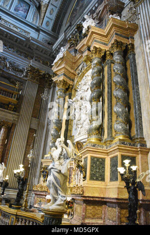 Una delle numerose cappelle laterali all interno della chiesa di San Ignazio di Loyola. La Chiesa di Sant Ignazio di Loyola a Campo Marzio (Italiano: Chiesa di Sant' Foto Stock