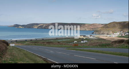 Vista di Newgale dal legno Hill, A487. Foto Stock