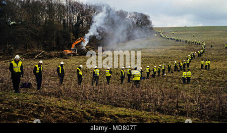 Masterizzazione di alberi registrati,Newbury Bypass della costruzione di strade e di manifestazioni di protesta, Newbury, Berkshire, Inghilterra, Regno Unito,GB. Foto Stock