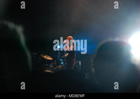 Trencin, Slovacchia - 10 Luglio 2011: Beth Gibbons cantare dal vivo con i Portishead band al Festival Pohoda Foto Stock