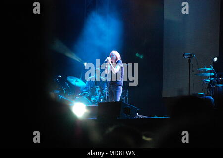 Trencin, Slovacchia - 10 Luglio 2011: Beth Gibbons cantare dal vivo con i Portishead band al Festival Pohoda Foto Stock