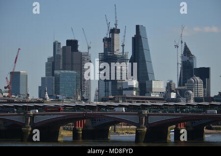 Lo skyline di Liverpool Street dal Southbank, Londra Foto Stock
