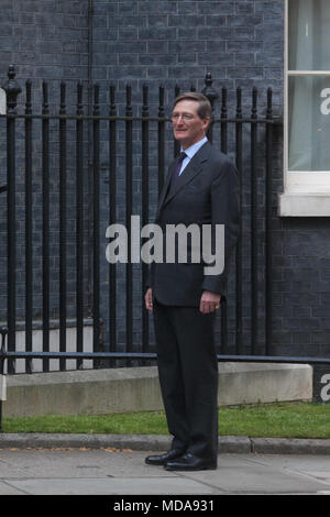 Londra REGNO UNITO. Il 18 aprile 2018. Dominic Grieve chi era il primo partito conservatore britannico il procuratore generale che ha servito in David Cameron armadio fino al 2014 e deve essere considerato come un Pro UE rimangono sostenitore arriva a Downing Street London Credit: amer ghazzal/Alamy Live News Foto Stock