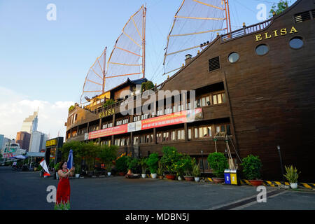 L'Elisa ristorante galleggiante sul fiume Saigon barche, la città di Ho Chi Minh (Saigon) Vietnam Foto Stock