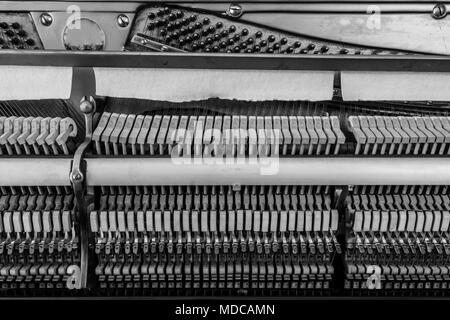 Pianoforte meccanismi interiori macro closeup Foto Stock