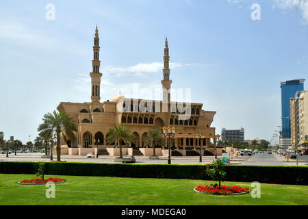 Sharjah Emirati Arabi Uniti - Aprile 8. 2018. Malik Faisal moschea in Emirato di Sharjah Foto Stock