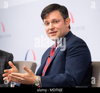 Rappresentante Mike Johnson della Louisiana parlando a ripristinare il nostro programma per la democrazia alla politica Bipartisan Center. Foto Stock