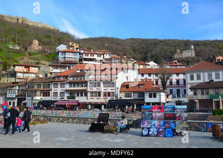 La bellissima città di Prizren nel Kosovo (ex Iugoslavia): Vista su Nenkalaja/Potkaljaja con le chiese Foto Stock