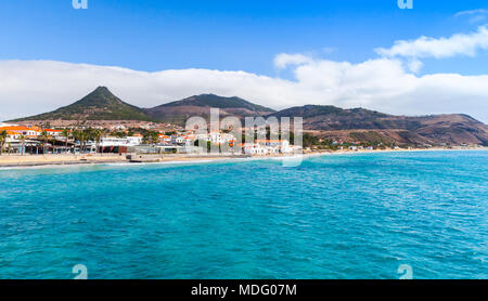 Vila Baleira alla città. Il paesaggio costiero di Porto Santo isola nell arcipelago di Madeira, Portogallo Foto Stock