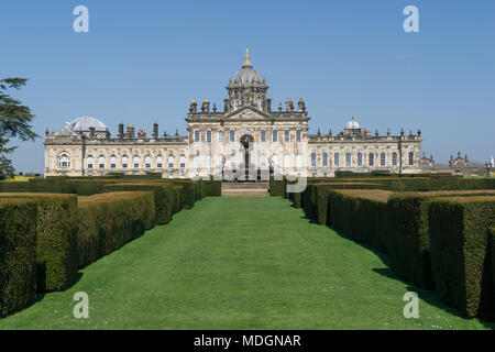 Castle Howard House e giardini che sono una popolare attrazione turistica nel North Yorkshire Foto Stock