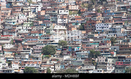 Baraccopoli, baraccopoli, costruito lungo la collina, città di Caracas, Caracas, Distretto Capitale, Venezuela, Sud America Foto Stock