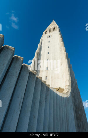 Dettagli architettonici della chiesa Hallgrimur; Reykjavik, Islanda Foto Stock