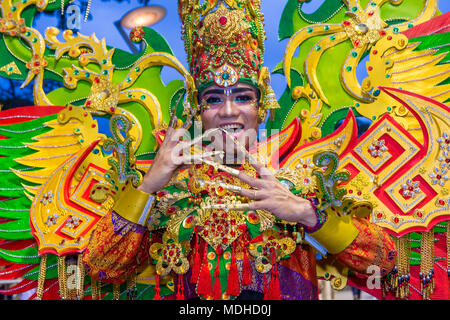 SINGAPORE - FEB 24 : partecipante nella Chingay parade di Singapore il 24 febbraio 2018. La Chingay è un annuale street parade e fa parte della Foto Stock