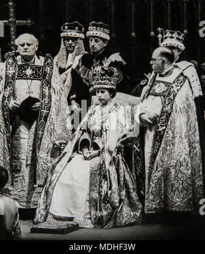 L incoronazione della Regina Elisabetta II il 2 giugno 1953, nell'Abbazia di Westminster, Londra. Foto Stock