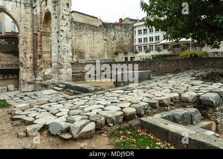 Vienne. Giardino delle rovine di Cybele, strada romana Foto Stock