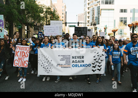 Marzo per la nostra vita a livello nazionale evento in downtown Orlando, Florida (2018). Foto Stock